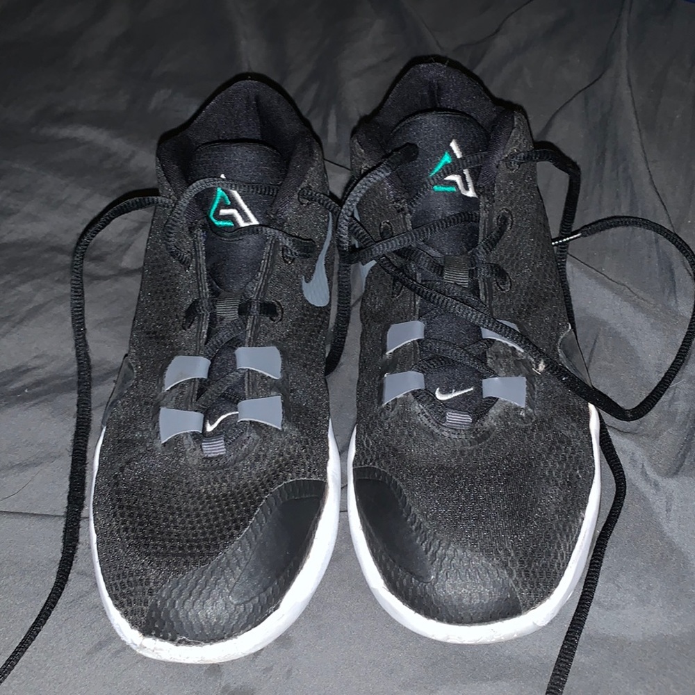 Women’s Nike Volleyball shoes BLACK / Size 7